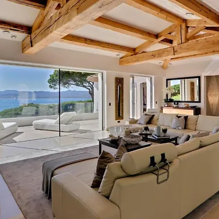 Lau With Sea View St. Tropez Villa